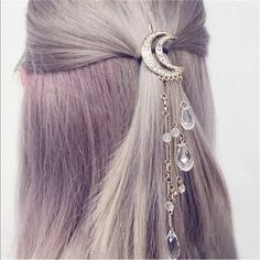 Moon Hair Accessory This Listing Is For The Silver. Made Of Alloy Metal With Plastic Accent Beads. Perfect For Updos. No Trades, Offers Or Modeling!!! Princess Hairstyles, Style Japonais, Twist Headband, Crystal Hair, Jewelry Wedding, Hair Piece, Hair Accessories For Women, Haiti, Lany