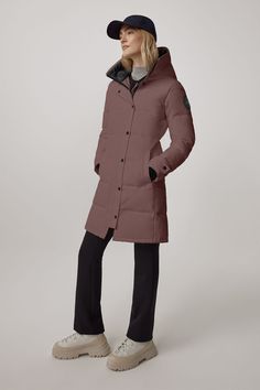 One of our most-loved styles, the Shelburne Parka, gets an update with streamlined hood details, elevated trims, and additional inside pockets. This long-thigh length Shelburne Parka is the perfect jacket for those frigid days where you require maximum protection. This TEI 3 jacket is sure to keep you warm without sacrificing style. Customize your parka and extend the coverage of your hood with a variety of our interchangeable Hood Trim accessories.​ Classic Fitted Outerwear With Detachable Hood, Classic Fitted Hooded Outerwear, Fitted Parka With Detachable Hood, Fitted Parka With Detachable Hood And Long Sleeves, Fitted Outerwear With Detachable Hood For Work, Fitted Hooded Parka For Workwear, Fitted Parka With Pockets, Fitted Parka With Padded Collar For Fall, Fitted Fall Parka With Padded Collar