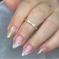 Delicate Nail Designs, Molde F1, Nye Nails, Nail Salon Design, French Acrylic Nails, Almond Nails Designs, Great Nails, Girls Nails, Gold Nails