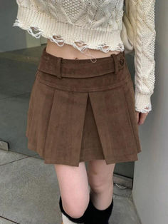 Vintage Brown Corduroy Belted Pleated Mini Skirt - AnotherChill Retro Summer Outfits, Preppy Fabric, Skirt Making, 2000s Outfits, Vintage Preppy, Skirt Y2k, Mini Dress Fashion, Brown Corduroy, Retro Summer