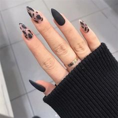 Transform your look instantly with chic and stylish press on nails. Perfect for any occasion, these nails offer salon-quality glamour without the hassle. Explore our collection now! Nail Type, Diy Nail Art, Girls Nails, Nailed It, Nail Art Hacks, False Nail, Nail Arts