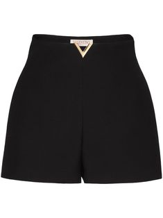 Luxury Ready To Wear, Valentino Style Outfits, Valentino Clothes Women, Valentino Outfits Women, Valentino Shorts, Valentino Outfit, Short Elegantes, Black Dress Shorts, Valentino Ready To Wear