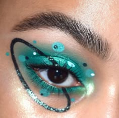 Artsy Makeup, Funky Makeup, Graphic Makeup, Inspo Makeup, Fun Makeup, Best Eyeshadow, Cool Makeup Looks, Graphic Liner