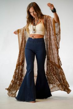 Hippie Elegante Boho Style, Bohemian Outfit Ideas, Looks Boho, Boho Kimono Cardigan, Looks Hippie, Look Hippie Chic, Moda Hippie, Look Boho Chic, Duster Kimono