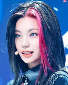 Itzy Yeji, Scene Hair, Kpop Girl Groups, Pink Hair, Mbti, Kpop Idol, Korean Girl, Rappers, Hair Inspo