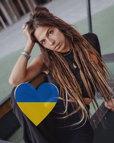 🇺🇦I'm proud to be a Ukrainian artist and create dreads for people all over the world since 2013🇺🇦 I'm trying to do my best to support my… | Instagram Dread Heads, Pray For Ukraine, 200 Followers, Synthetic Dreads, Fx Makeup, Boho Braids, Modern Hairstyles, Free Style, Body Modifications