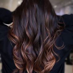 Caramel Brown Hair, Rambut Brunette, Beige Hair, Icy Blonde Hair, Dark Caramel, Chocolate Hair, Caramel Balayage, Long Hair Color