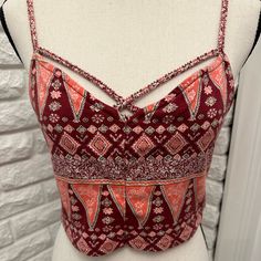 Gorgeous Spaghetti Strap Crop Top! Colors Are Totally Eye Catching And Geometric Shapes Make This Piece So Very Unique. Super Soft Fabric. Item Is New Without Tags. Spaghetti Strap Crop Top, Strap Crop Top, Hollister Tops, Geometric Shapes, Soft Fabric, Hollister, Soft Fabrics, Spaghetti Strap, Spaghetti