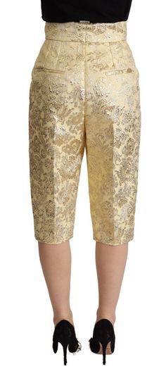 DOLCE & GABBANA Gorgeous brand new with tags, 100% Authentic Dolce & Gabbana high waisted cropped pants with floral brocade pattern. Model: Cropped pants Fit: Regular Colour: Beige Zipper and button closure Logo details Made in Italy Material: 80% Polyester 11% Nylon 9% P2 Beige Hose, High Waisted Cropped Pants, Brocade Pattern, Italian Fashion Brands, Cropped Pants Women, Pants Fit, Colour Beige, Dolce E Gabbana, Blazer Outfits