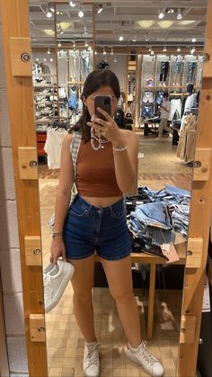 Neutral Fits, Europe Outfits, Fashion Hacks Clothes, Cute Everyday Outfits, Clean Girl, Shorts Jeans, Spring Summer Outfits, Fashion Sense