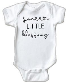 White Short Sleeve Onesie For Spring, Fitted White Short Sleeve Bodysuit With Letter Print, Basic White Short Sleeve Onesie, Fitted Short Sleeve Onesie With Name Print, White Short Sleeve Cotton Bodysuit, White Unisex Short Sleeve Onesie, Cute White Fitted Short Sleeve Bodysuit, White Letter-printed Short Sleeve Bodysuit, White Short Sleeve Bodysuit With Letter Print