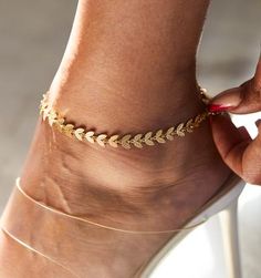 Sneakers Everyday, Anklets Gold, Starfish Anklets, Everyday Sandals, Anklet For Women, Beautiful Anklet, Gold Jewelry Simple, Meaningful Jewelry, Women's Jewelry And Accessories