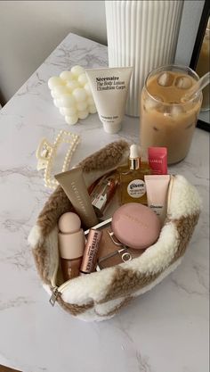 Beige Makeup Bag, Aesthetic Makeup Bags, Beige Aesthetic Makeup, Cute Makeup Bag Aesthetic, Beauty Therapy Aesthetic, Neutral Girl Aesthetic, Makeup Items Aesthetic, Makeup Bags Aesthetic, Clean Makeup Aesthetic