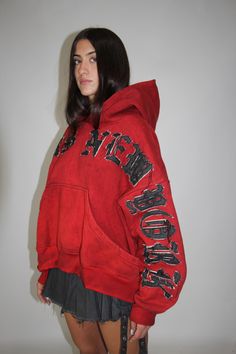 *this is a pre-order item: shipping starts in 1 week Red acid washed boxy hoodie. Features frayed denim patchwork. HEAVYWEIGHT FLEECE SUPER BOXY, STREETWEAR STYLE FIT OVERSIZED SLOUCHY KANGAROO POCKET DOUBLE LINED HOOD VINTAGE WASH EFFECT Maria is 5 ft 7 and wearing a size Large. Hoodie With Design On Back, Cool Streetwear Women, Oversized Hoodie With Boots, New New Atl Outfits, Large Hoodie Outfit, Women’s Street Style, Streetwear Plus Size Women, Graphic Hoodies Street Style, Weird Fashion Outfits