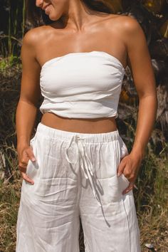 FINAL SALE. Elevate your summer style with our strapless set made from high-quality woven fabric. Stay cool and stylish all weekend long with this must-have matching set. Casual Bandeau Tube Top For Day Out, Casual Strapless Tube Top For Day Out, Chic Cotton Tube Top For Day Out, Versatile Summer Tube Top For Day Out, Versatile Summer Tops With Elastic Waistband, Versatile Tube Top For Spring Day Out, Versatile Cotton Tube Top For Spring, Versatile Tops With Elastic Waistband For Summer, Chic Bandeau Tube Top For Summer