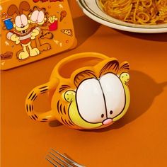 Super Cute And Stylish Ships In 5-10 Business Days Garfield Mug, Cartoon Ceramics, Garfield Merch, Garfield Items, Cool Cups, Garfield Stuff, Rose Kitchen, Best Cartoon Shows