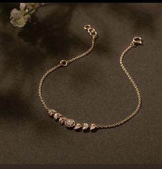 Simple Bracelet Designs For Women, Gold Bracelets For Women Indian Daily Wear, Stylish Gold Bracelet For Women, Gold Simple Bracelet For Women, Simple Bracelet Designs Gold, Braclate Design Gold For Women, Breclate Design Gold For Girl, Delicate Gold Bracelet For Women, Braslate Design Gold Women