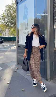 Animal Print Skirt Outfit, Silk Skirt Outfit, Work Appropriate Outfits, Printed Skirt Outfit, Outfit Primavera, Animal Print Skirt, Funky Fashion