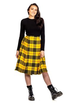 Tartan Clothing, Tartan Mini Skirt, Kilt Outfits, Black Watch Tartan, Knife Pleat, Scottish Kilts, Random Fashion, Tartan Fabric, Outfit For Women