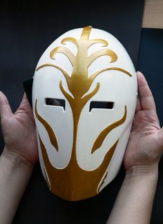 Gold Jedi Tample mask is great addition to the mask collection, It was hand painted to have a nice finish. If you want other color please don't hesitate to contact me. It's very comfortable with elastic straps at the back to hold it on. This is Painted, varnish finished product. This model is perfect for cosplayers. It can be a good gift to your friend (a fan of the game)! Dimensions: 270mm x 180mm x 120mm If you would like to see my other items, please go to this listing https://www.etsy.com/ru Jedi Temple Guard, Star Wars Jedi, Cosplay Props, Metal Casting, Adult Costumes, Other Colors, Diy Kits, Mask, Best Gifts