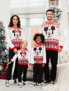 Celebrate Christmas in style with our officially licensed Disney matching outfits, featuring festive elements and IP character prints.
*Product features: Matching outfits for parent and child 
*Fabric characteristics: 100% polyester, 280G 
*Piece of product: One sweater or jumpsuit included 
*Neckline: Round 
*Sleeves: Long 
*Style: Christmas-themed, with IP character prints 
*Fit: Regular 
*Length: Standard Mickey And Friends Christmas, Character Prints, Family Matching Christmas, Family Pajama Sets, Solid Color Sweater, Matching Sweaters, Matching Sweatshirts, Cozy Holiday, Sleeveless Short Dress