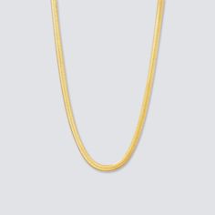 DESCRIPTION & DETAILS A super trendy piece to add to your jewellery collection, this gold stainless steel snake chain is perfect for layering or as a bold piece on its own. It's a versatile piece that works well for casual and formal wear, and has an extension chain for you to find the perfect length that works best for you. Plating: 14k Gold Materials: 14K Gold on Stainless Steel Measurements: 40 cm Hypoallergenic SUSTAINABILITYIn-house plating - All pieces are hand crafted by our in-house jewe Gold Snake Chain, Snake Chain Necklace, Gold Snake, Recycled Sterling Silver, Jewellery Collection, Snake Chain, Gold Material, Solid 925 Sterling Silver, Formal Wear