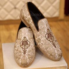 Description Fabric Embellished Shoes are perfect choice for Prince Coat and Sherwani, Get customize your Shoes in matching fabric and embellishment of your prince coat and Sherwani for Elegant look on your big day. Mojri Shoes Indian For Men, Waistcoat Men Wedding Pakistani, Groom Wedding Shoes, Dragon Backpack, Prince Coat, Groom Dress Men, Mens Wear Wedding, Designer Wedding Shoes, Men's Wedding Shoes