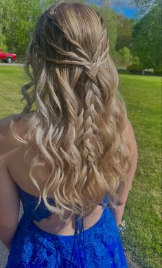 Hair ideas | Prom | Blonde | Curly hair | Aesthetic #pinterest #hair #blue #aesthetic  #braids #prom Hairstyles For Blue Dresses, Fancy Hair Ideas For Medium Length Hair, Hair Down Dance Hairstyles, Hoco Hairstyles Down Long Hair, Hoco Hair Styles For Long Hair, Straight Hair Inspo For Prom, Prom Hairstyles For Blue Dress, Homecoming Hair Brunette, Pretty Down Hairstyles Prom