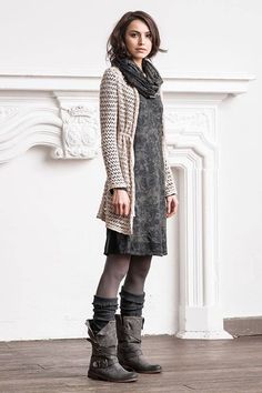 Stile Hippie Chic, Casual Dress Long, Winter Boots Outfits, Cardigan Casual, Gilet Long, Cardigan Outfits, Cardigan Long, Date Outfits