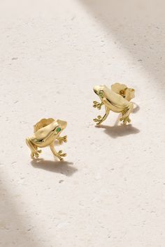 Brent Neale's earrings are part of the brand's 'Alice's Picnic' collection, which is filled with the flora, fauna and foods of Lewis Carroll’s  Alice's Adventures in Wonderland . Handmade from 18-karat gold, they're shaped to depict tiny frogs with glowing emerald eyes. Tiny Frogs, Gold Emerald Earrings, Brent Neale, Frog Earrings, Alice's Adventures In Wonderland, Emerald Eyes, Flora Fauna, Adventures In Wonderland, Lewis Carroll