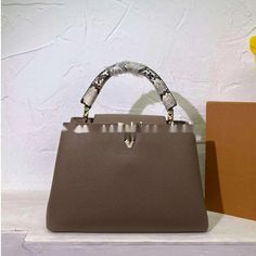 BRAND: BrandGender: MenPattern: PlainMaterial: Genuine LeatherOccasion: Daily OutfitShape: Flap shell1Interior: interior slot pocketHardness: soft2 HardType: Totes Totes Shoulder BagsNumber of Handles/Straps: not supportStyle: Y2KClosure Type: ZipperSize: Mini(<20cm) Small(20-30cm)1 small(20-30cm)3Item Code: 963158624Category: Totes table { width: 100%; border-collapse: collapse; margin: 20px 0; } table, th, td { border: 1px solid black; } th, td { padding: 8px; text-align: center; } th { backgr Purse Fashion, Handbag Women, Fashion Lady, Designer Bag, Clothing Size Chart, Womens Clothing Sizes, Leather Purse, Daily Outfits, Leather Purses