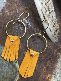 Leather And Metal Jewelry, Urban Cowgirl, Handmade Leather Jewelry, Diy Leather Projects, Feather Jewelry