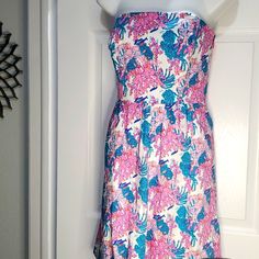 New Without Tag Perfect Condition Size 6 Strapless White, Blue, Yellow Super Cute Structured Dress With Side Zip. Nautical Fully Lined Cotton / Elastane Blend Measurements Laid Flat: Pit To Pit: 17" Across Waist: 14.5" Length From Top: 39" Smokefree 5 Star Rating Pink Floral Print Strapless Dress For Vacation, Pink Floral Print Strapless Dress For Beach, Pink Strapless Sundress For Spring, Fitted Pink Strapless Dress For Vacation, Pink Strapless Summer Sundress, Pink Strapless Dress For Vacation, Pink Strapless Beach Dress, Pink Floral Strapless Summer Dress, Pink Fitted Strapless Beach Dress