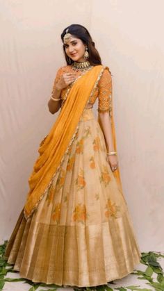 Lehenga As Saree, Lenhga Styles Wedding, Indian Half Saree Designs, Dress With Saree Material, Ethnic Lehenga Designs, Leghanga Half Saree, Traditional Half Sarees, Organza Half Saree Designs, Half Saree Lehenga Simple