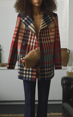 Click product to zoom Clothes Encounters, Irish Tartan, Steet Style, Lovely Images, Concept Clothing, Making Waves, Fashion 2018, It's Cold Outside, Fashion Show Collection