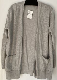 Madewell Cotton Blend Open Front Pocket Cardigan Sweater Silver Gray Women’s size XS. . Condition is "New with tags". Shipped with USPS Priority Mail Padded Flat Rate Envelope. Shipping only in the continental US Thank you! Pocket Cardigan, Grey Women, Priority Mail, Cardigan Sweater, Front Open, Front Pocket, Madewell, Sweater Cardigan, Envelope