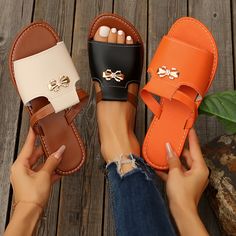 Pocket Skirt Outfit, Palm Slippers, Leather Slippers For Men, Shoe Makeover, Luxury Tote Bags, Handmade Slippers, Fashion Shoes Heels, Shoes Heels Classy, Summer Shoe