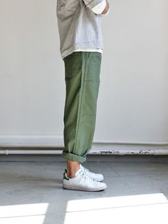 Khaki Trousers, Green Pants, Fashion Mode, Minimalist Fashion