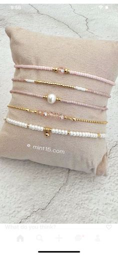 Bracelet Sets, Diy Bracelet Designs, Beads Bracelet Design, Jewelry Accessories Ideas, Beaded Accessories, Bijoux Diy, Pink Pearl, Dream Jewelry, الرسومات اللطيفة