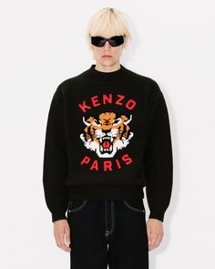 'Lucky Tiger' embroidered jumper.Comfortable cut.Intarsia tiger, with KENZO Paris embroidered. Designer Fall Sweatshirt With Embroidered Logo, Designer Embroidered Logo Tops For Fall, Winter Sweater With Embroidered Logo And Relaxed Fit, Lucky Tiger, Embroidered Jumper, Kenzo Logo, Kenzo Paris, Scarf Pin, Polo Sweatshirt