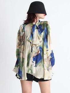 SIZE Shoulder:34cm Bust:160cm Waist:214cm Sleeve length:63cm Length:72cm Note: 1 inch = 2.54 cm, 1 cm = 0.39 inch note: measurement by hands allow 2-4cm errors which is normal Green Graphic Print Blouse For Spring, Chic Green Tops With Abstract Print, Chic Green Blouse With Abstract Print, Green Abstract Print Tops For Spring, Green Abstract Print Top For Spring, Spring Green Tops With Abstract Print, Spring Green Top With Abstract Print, Green Abstract Print Tops For Fall, Casual Printed Tie Neck Blouse