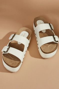 Step into summer with confidence in these sandals! They're not just footwear, they're a style statement in every stride and a new go-to for any outfit. Re A, Spring Outfits Casual, Comfy Casual