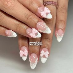 Coquette Nails Ideas, Girly Christmas Nails Pink, Coquette Nails Acrylic Almond, Coquet Nails, Coquette Nails Pink Bow, Pearl Design Nails, Soft Nail Designs, Almond Nails With Bow, Coquette Nails Almond