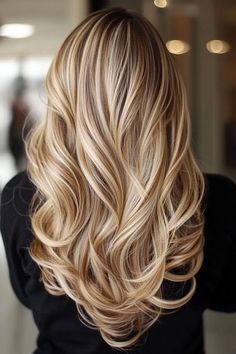 Dark Honey Blonde Hair Caramel, Dark Honey Blonde Hair, Level 9 Blonde, Foiled Highlights, Hair Color Dark Blonde, Blonde Dimensional Hair, Natural Blonde Balayage, Dark Blonde Balayage, Medium Haircuts With Bangs