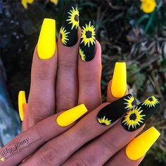 Nails With Sunflowers, Hot Nail Designs, Yellow Nail Art, Sunflower Nails, Valentine Nails, Black Nail Art