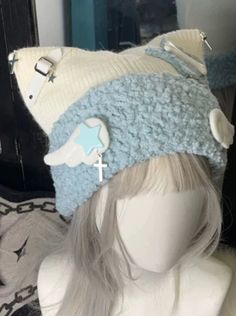 Cat Ears Cap, Layered Winter Outfits, Cross Accessories, Angel Wings Design, Cat Ears Hat, Cat Eared Beanie, Cute Beanies, Beanie Style, Wings Design