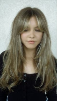 #curtainbangs Medium Hair With Bangs And Layers, Hair Dyes, Bangs With Medium Hair