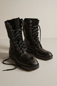 Combat Boots Aesthetic, Black Lace Boots, Combat Boots Style, Combat Style, Black Combat Boots, Lace Up Combat Boots, Leather Lace Up Boots, Cool Boots, Boots Outfit