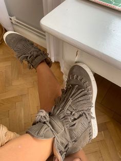 Isabel Marant Shoes, Stockholm Style, Shoe Inspo, Stockholm Fashion, Mode Inspo, Dream Shoes, Fashion Killa, European Fashion, Cute Shoes