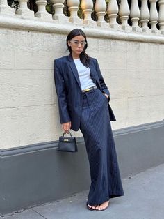 Long Skirt Suits, Vintage Suit, Rock Outfit, Casual Chique, Vintage Suits, Outfit Look, Fashion Mistakes, Looks Chic, Blazer Outfits